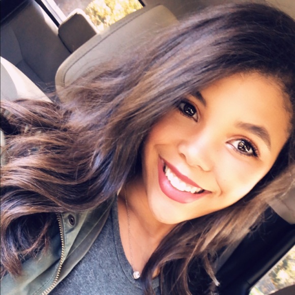 Meet your Posher, Kentessa - Picture 1 of 1